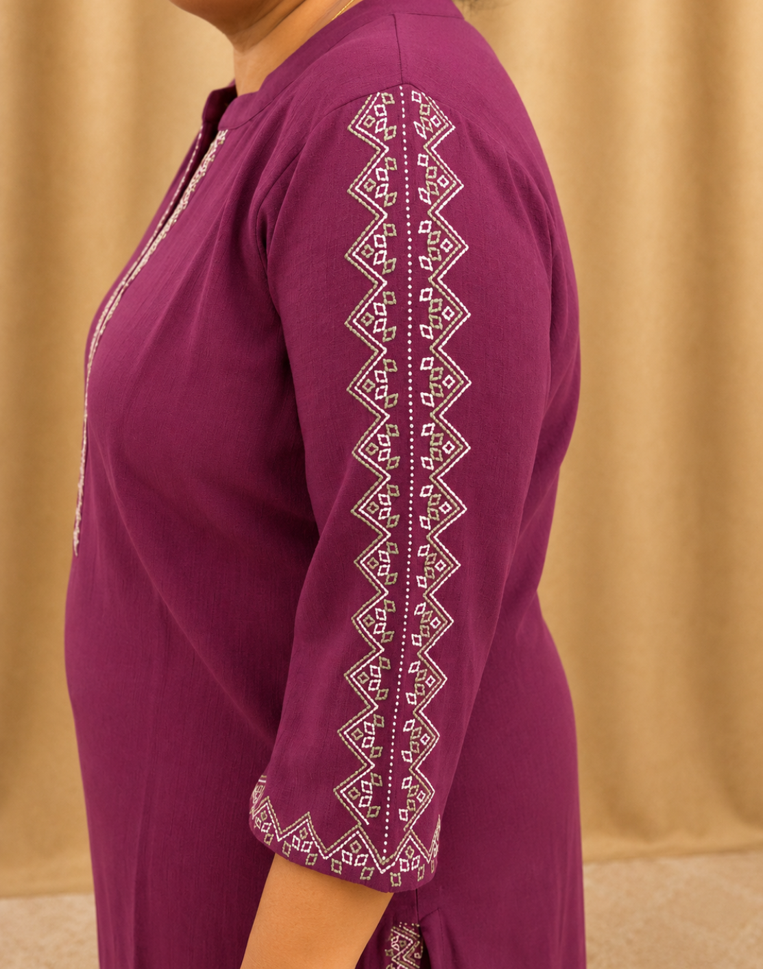 Khwaabh Plum Embroidered Straight Kurta